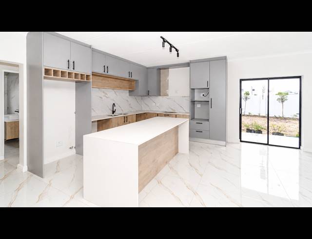 3 BEDROOM APARTMENT FOR SALE IN SANDOWN